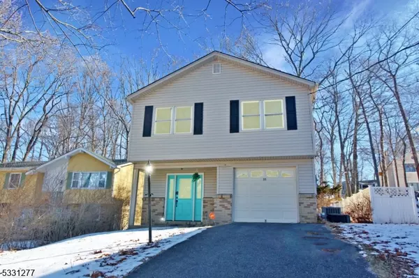 55 Leo Ave, Hopatcong Boro, NJ 07874