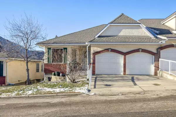 147 Sienna Park GN Southwest, Calgary, AB T3H 3N7