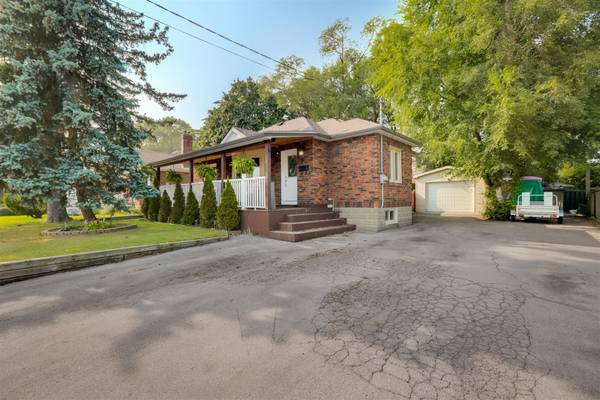 6 BIRCHLEA AVE, Toronto W06, ON M8W 1E9