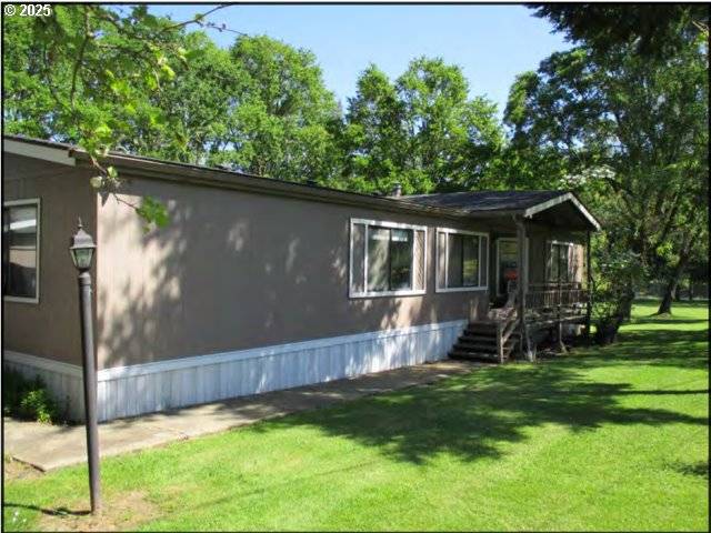 3250 FISHER RD, Roseburg, OR 97471