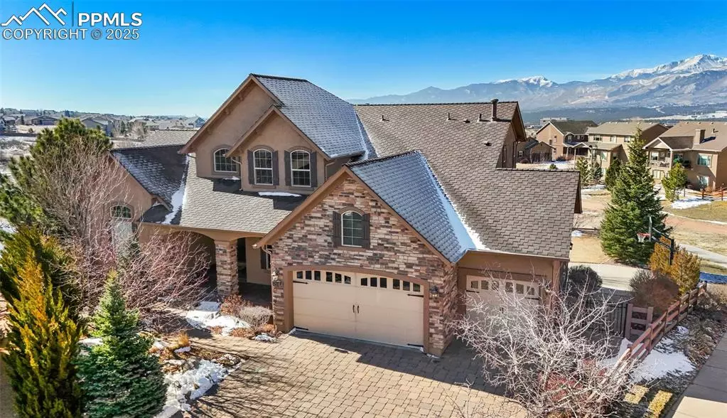 1077 Crystal Basin DR, Colorado Springs, CO 80921