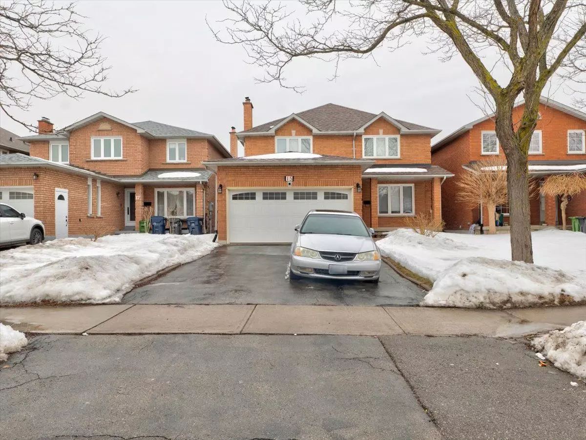 Toronto W10, ON M9W 6T2,15 Woodlot CRES