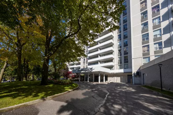 Toronto C15, ON M2J 1L3,10 Parkway Forest DR #1008