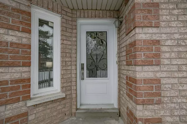 Brampton, ON L6Y 4Z1,30 Carrie CRES