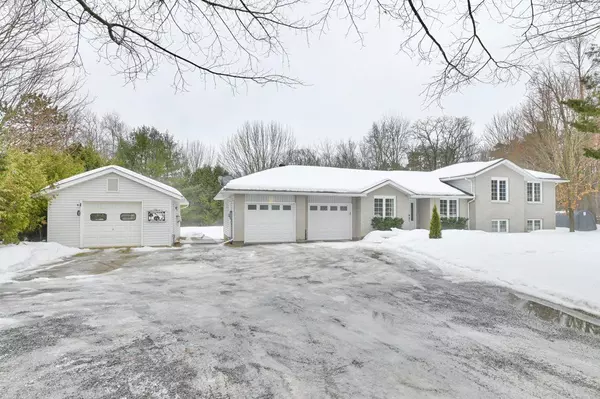 347 Downs RD, Quinte West, ON K8V 5P6