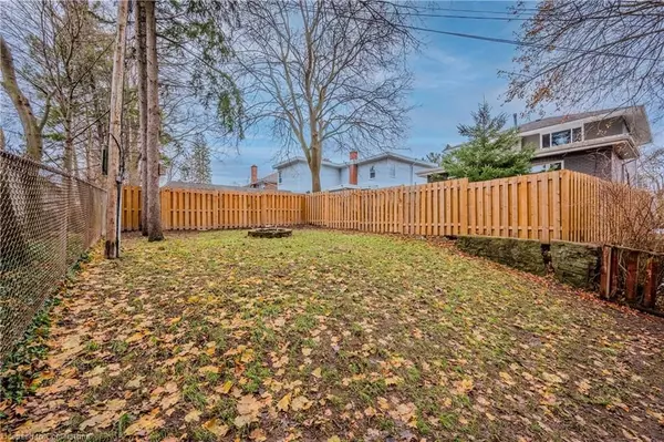 283 Spadina RD, Kitchener, ON N2M 3X9