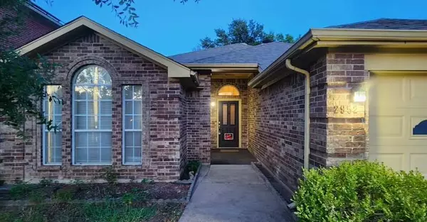 2952 Salado Trail, Fort Worth, TX 76118