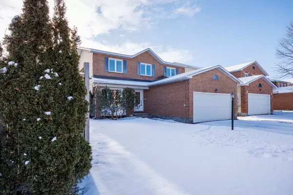 44 Dartmoor DR, Kanata, ON K2M 1S6