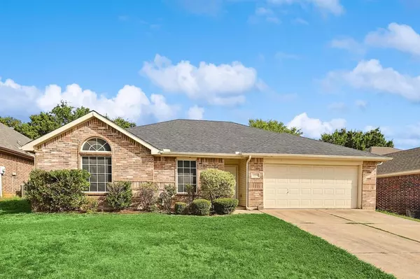 1320 Maple Terrace Drive, Mansfield, TX 76063