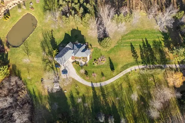 Pelham, ON L0S 1C0,740 Centre ST