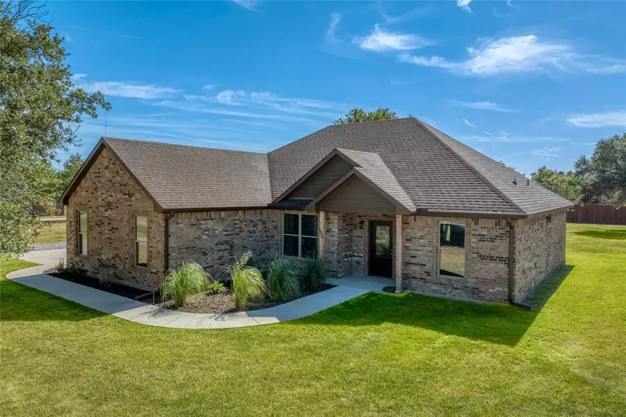 150 Bobby Sam Court, Collinsville, TX 76233