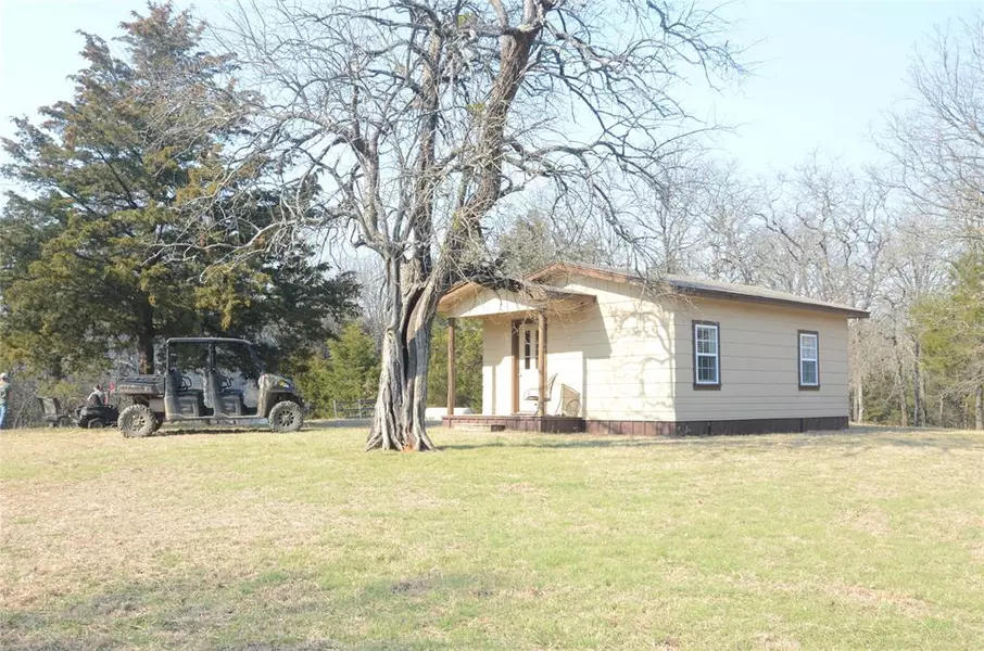 5811 W Folsom Road, Caddo, OK 74729