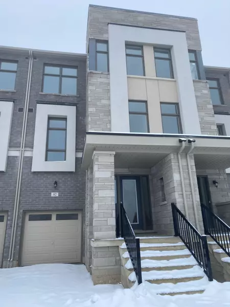 82 Puisaya DR N, Richmond Hill, ON L4E 1L2