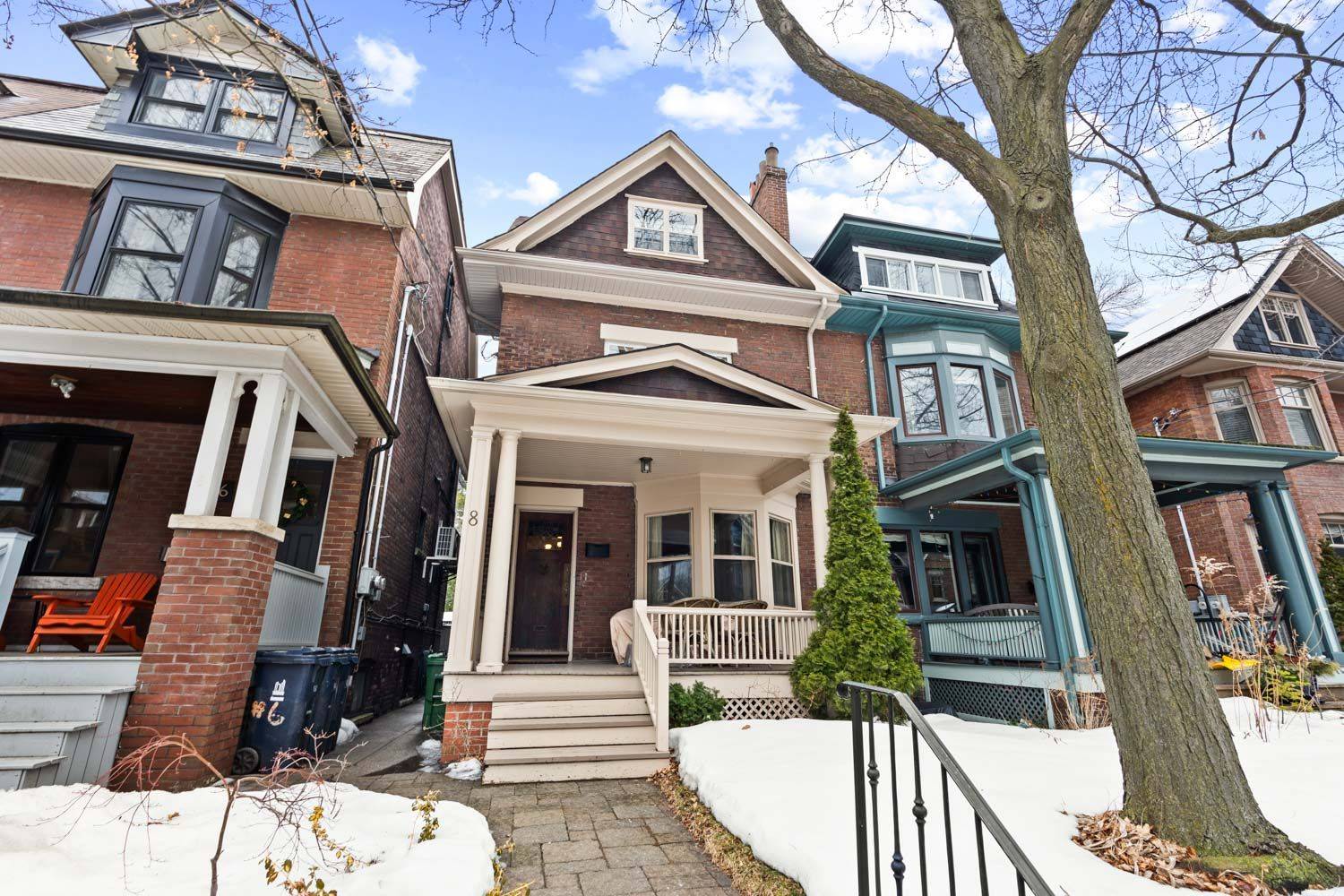 Toronto E01, ON M4K 2X2,8 Bowden ST #Bsmt