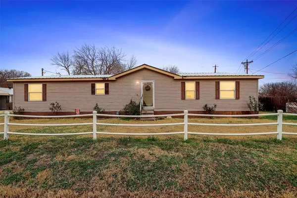 3545 Oak Meadow Street, Granbury, TX 76048