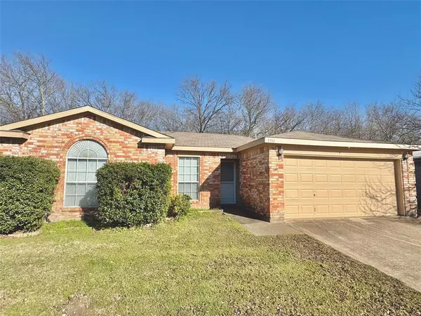 5711 Brookneal Court, Arlington, TX 76018