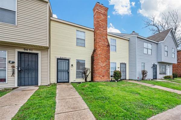 9455 Olde Towne Row, Dallas, TX 75227