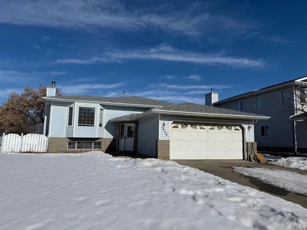 1934 8 AVE, Wainwright, AB T9W 1H6