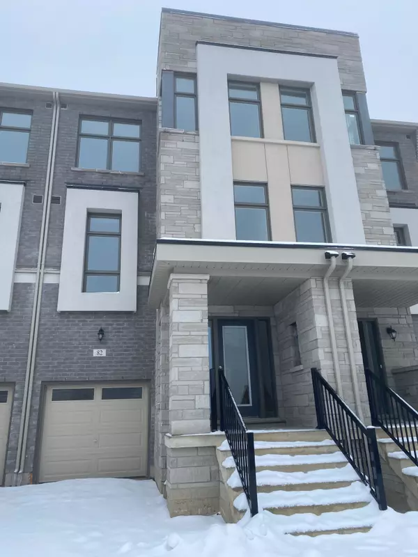 82 Puisaya DR N, Richmond Hill, ON L4E 1L2