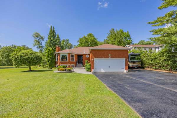 1108 Goshen RD, Innisfil, ON L9S 2M5