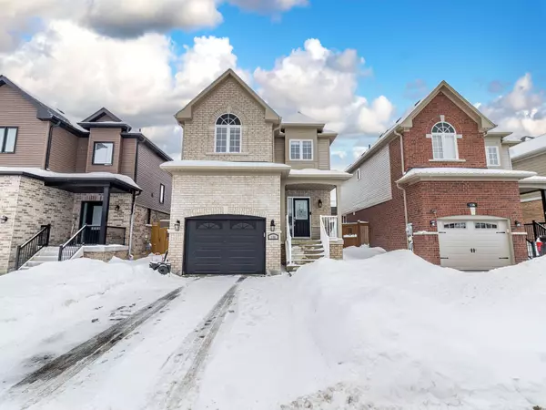 138 Sun King CRES, Barrie, ON L4M 0E5