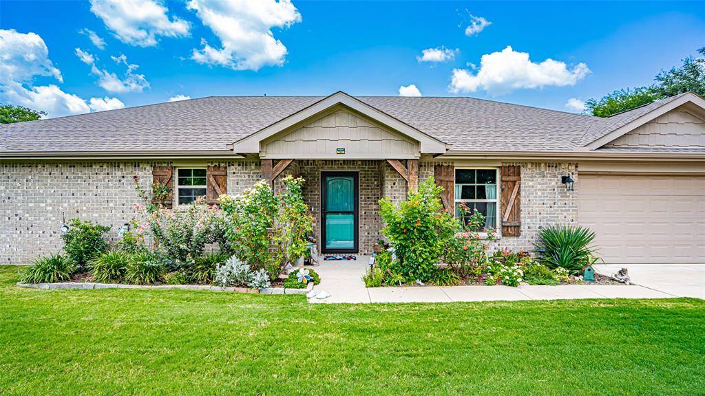 1608 Cheyenne Trail, Granbury, TX 76048