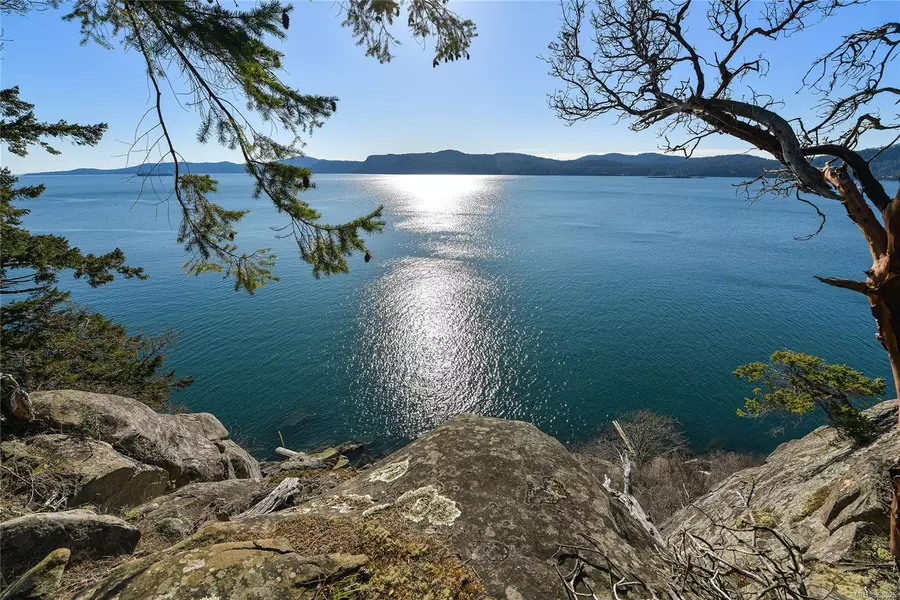 Lot A Beechwood Dr, Mayne Island, BC V0N 2J2