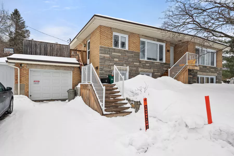 73 Lavergne ST, Vanier And Kingsview Park, ON K1L 5E9