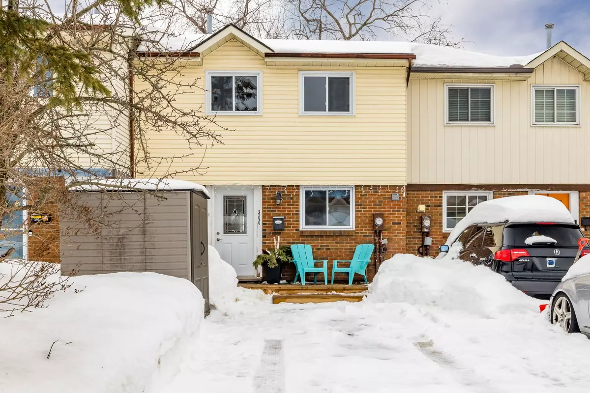 Orleans - Cumberland And Area, ON K1E 2B1,300 Tulip CRES