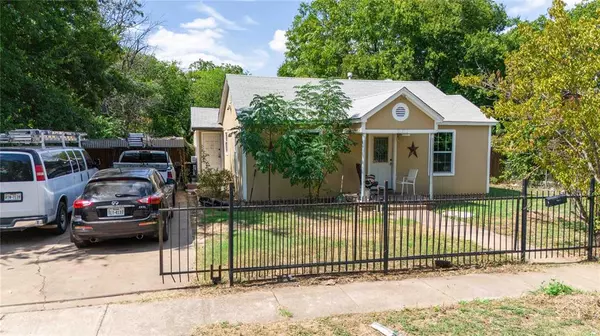 1204 S Chicago Avenue, Fort Worth, TX 76105