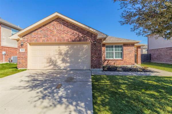 3949 Polar Brook Drive, Fort Worth, TX 76244