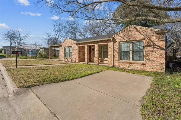 708 S Brazos Street, Weatherford, TX 76086