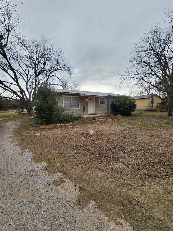 103 S 6th Street, Bangs, TX 76823