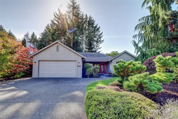 602 Dogwood Rd, Qualicum Beach, BC V9K 1A9