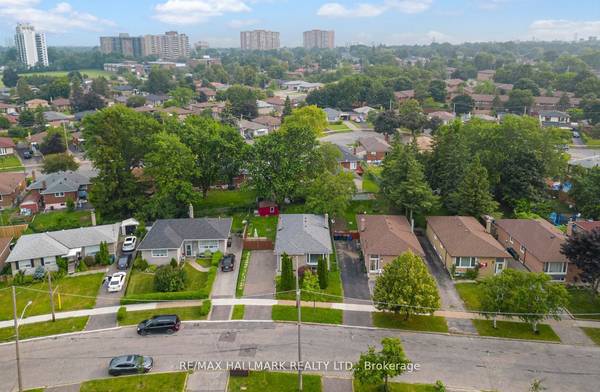 39 Stansbury CRES #Upper, Toronto E08, ON M1K 4R7