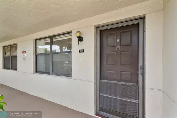 Lake Worth, FL 33467,7642 Tahiti Ln  #102