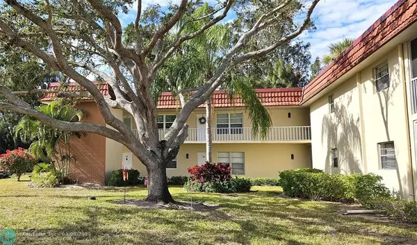 48 Woodland Dr  #207, Vero Beach, FL 32962