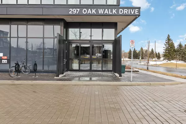 297 Oak Walk DR #809, Oakville, ON L6H 3R6