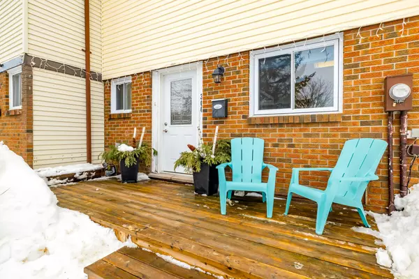 Orleans - Cumberland And Area, ON K1E 2B1,300 Tulip CRES