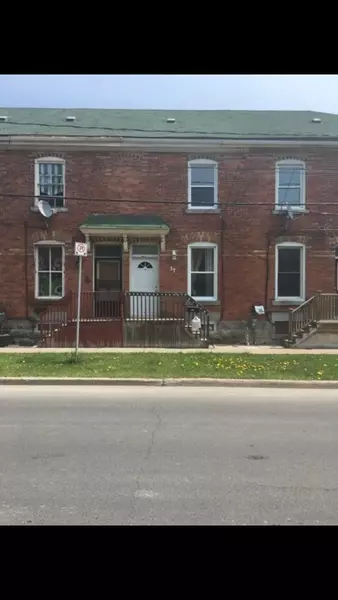 37 YORK ST, Cornwall, ON K6J 3Y7