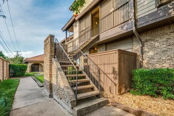 5757 E University Boulevard #27T, Dallas, TX 75206