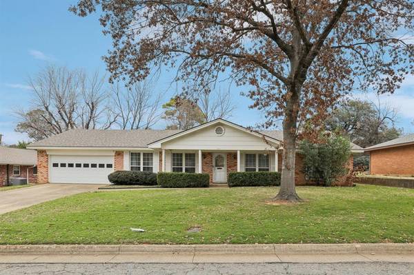 1705 Marshalldale Drive, Arlington, TX 76013