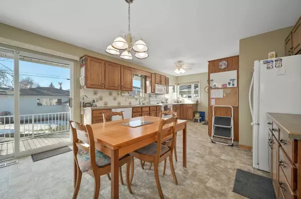 Calgary, AB T2M 2L4,707 28 AVE Northwest