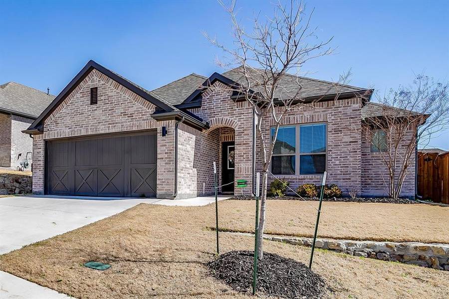 5605 Summit Creek Road, Fort Worth, TX 76126