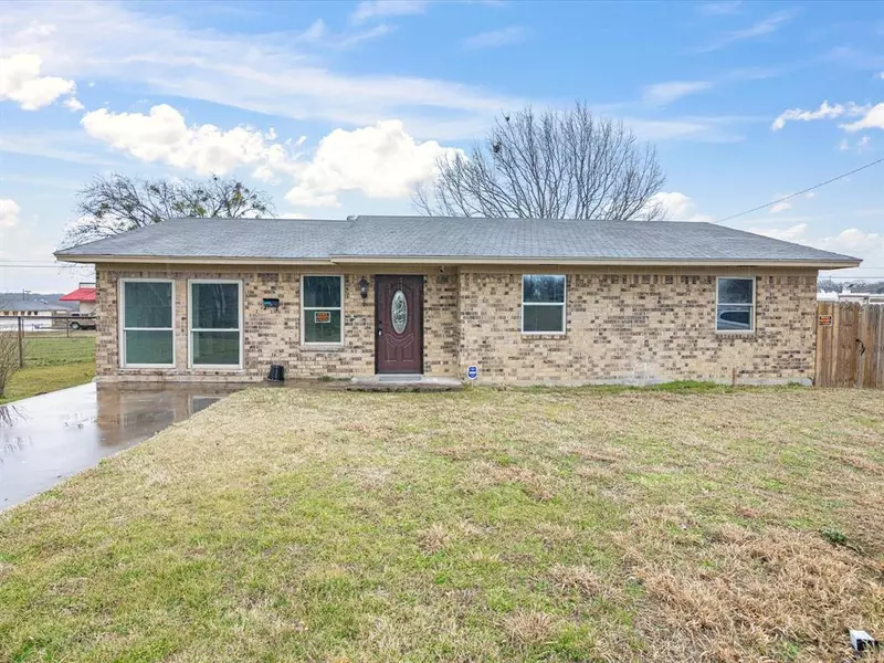 700 N Knox Street, Jacksboro, TX 76458