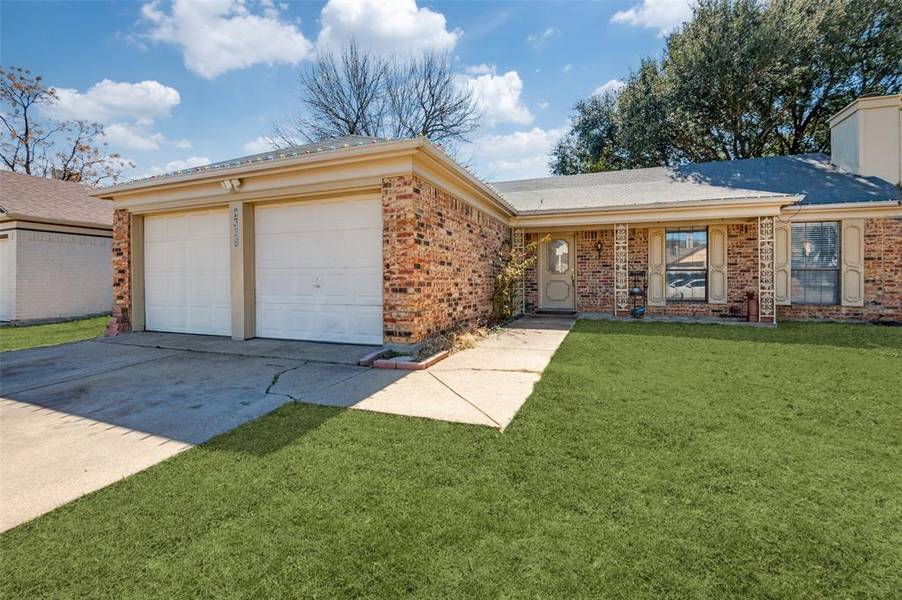 2329 Warwick Avenue, Grand Prairie, TX 75052