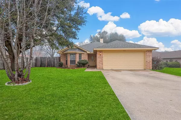 524 Oak Ridge Court, Crowley, TX 76036