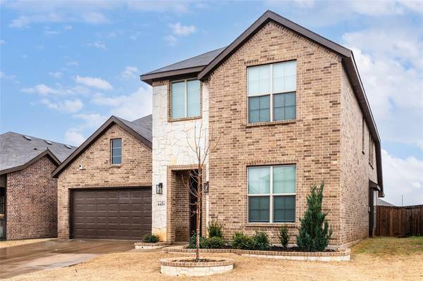 4413 Pentridge Drive, Fort Worth, TX 76036