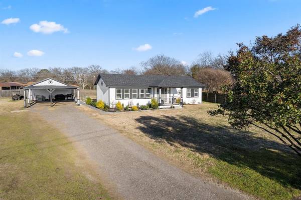 228 Autumn Wood Trail, Gun Barrel City, TX 75156