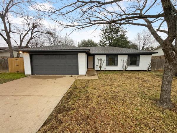 1713 Prince Drive, Benbrook, TX 76126